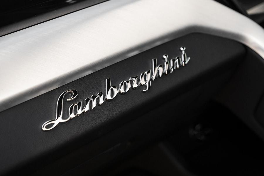 Логотип Lamborghini Urus by Project Kahn 2020 года  (фото 14 из 17)